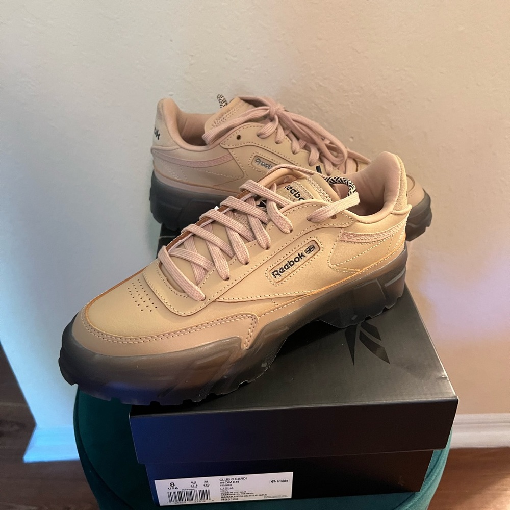 New woman size 8